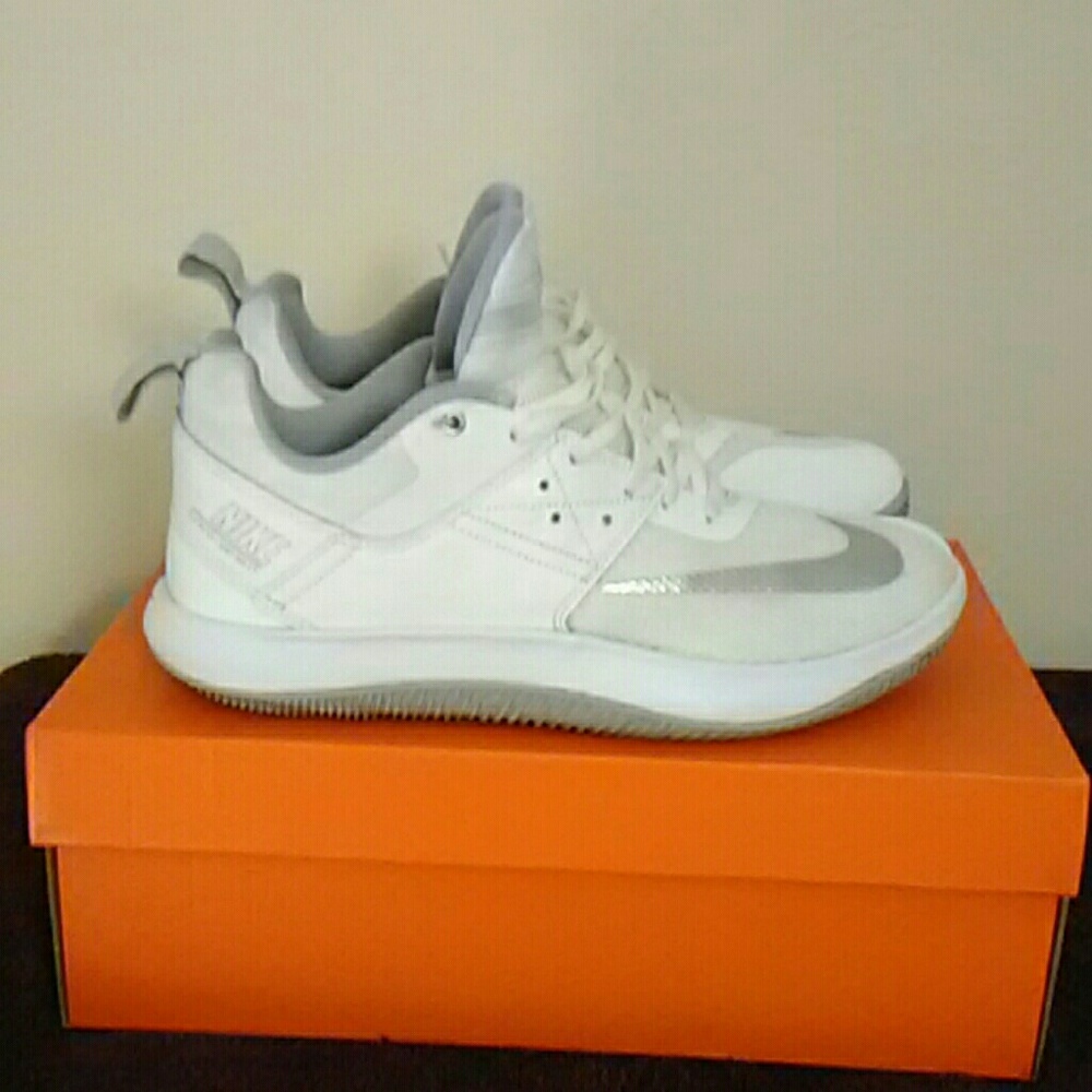 Nike Fly By Low II